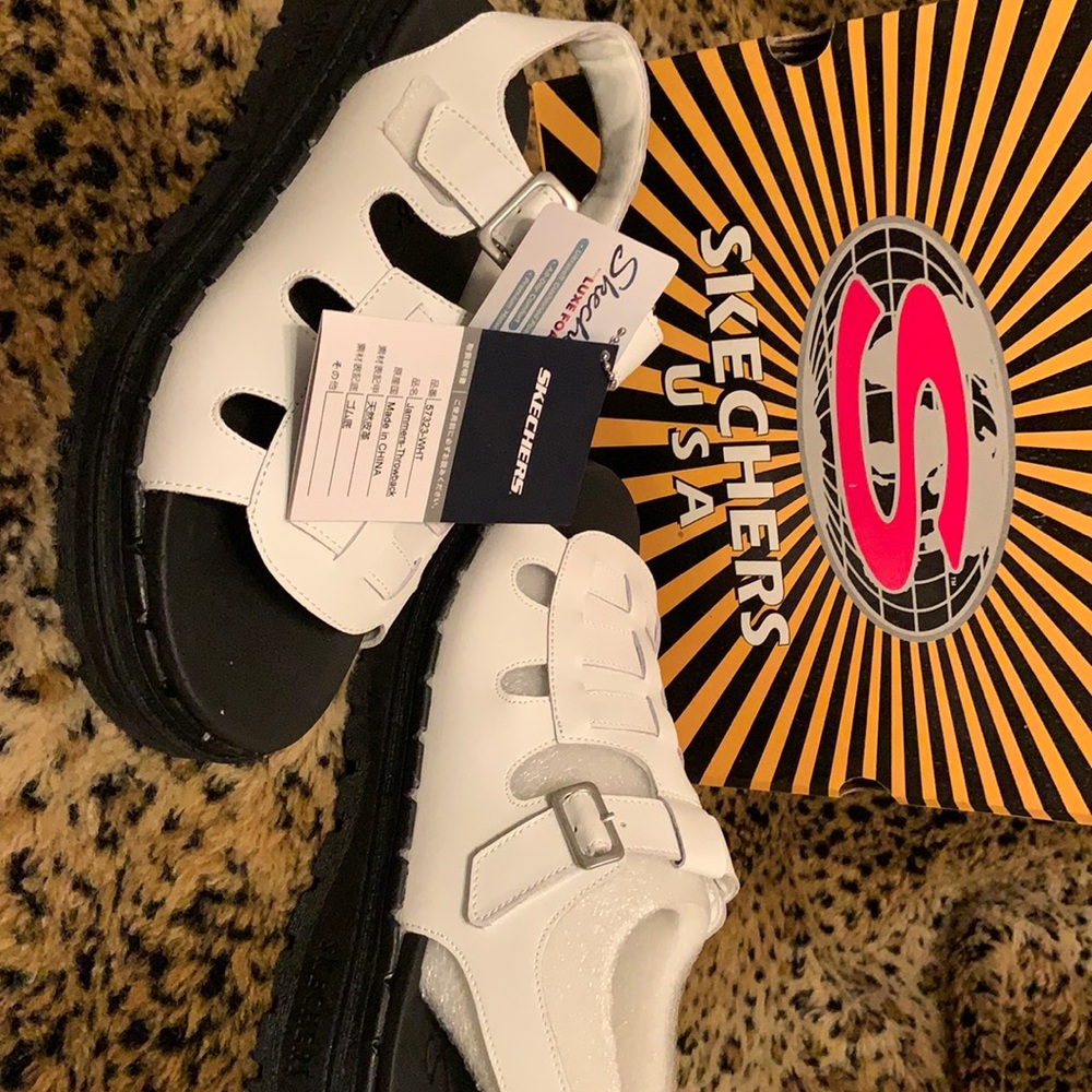 Sketchers Sandals Size 8 with tags